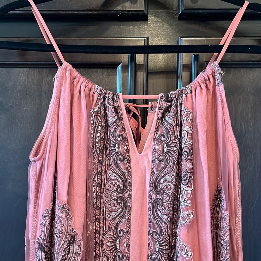 Pink Paisley flowy Dress - Picture 2 of 6